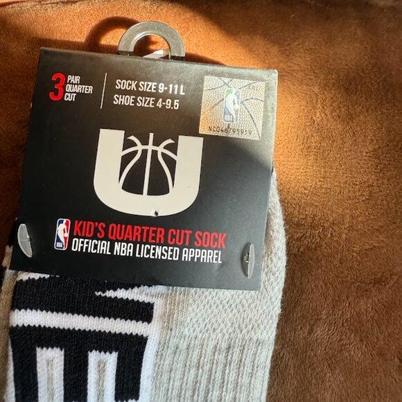 Brooklyn Nets NBA Logo Kid's 3 Pair Quarter Cut Socks - Picture 2 of 5